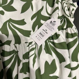 Time and Tru Green and White Dress